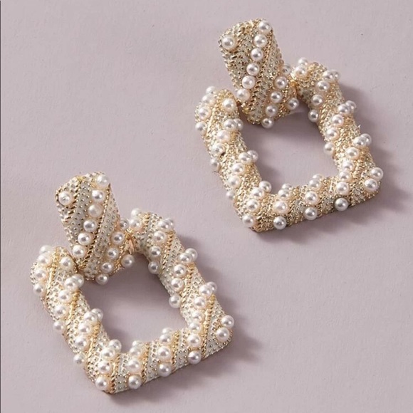 Pearl Square Earrings - Picture 2 of 3